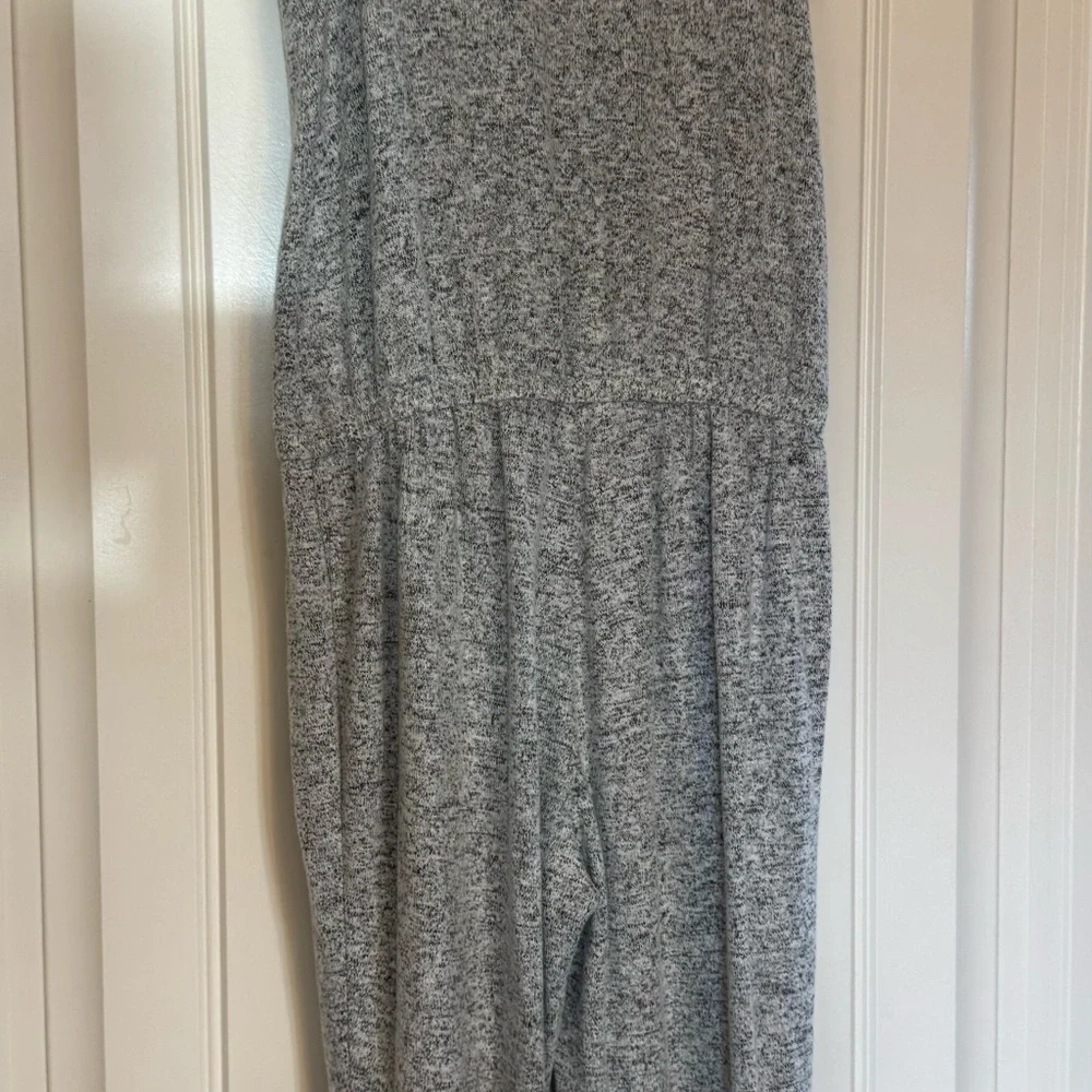 New GAP Kids Gray Knit Jumpsuit Size S (6-7)